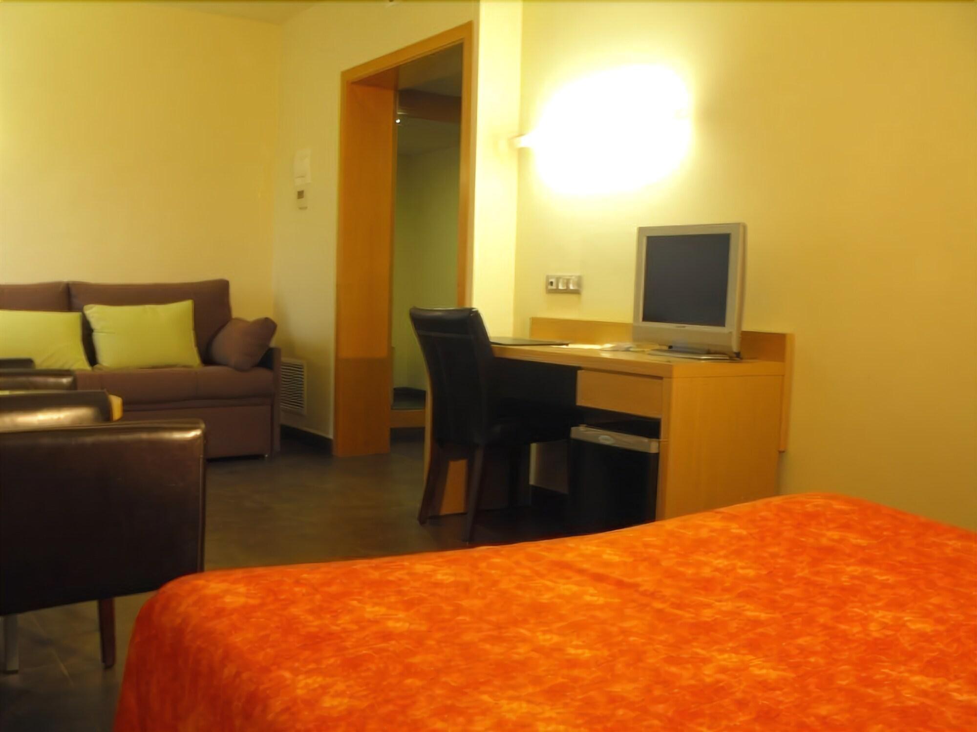 Hotel Pere III El Gran Vilafranca del Penedes Luaran gambar
