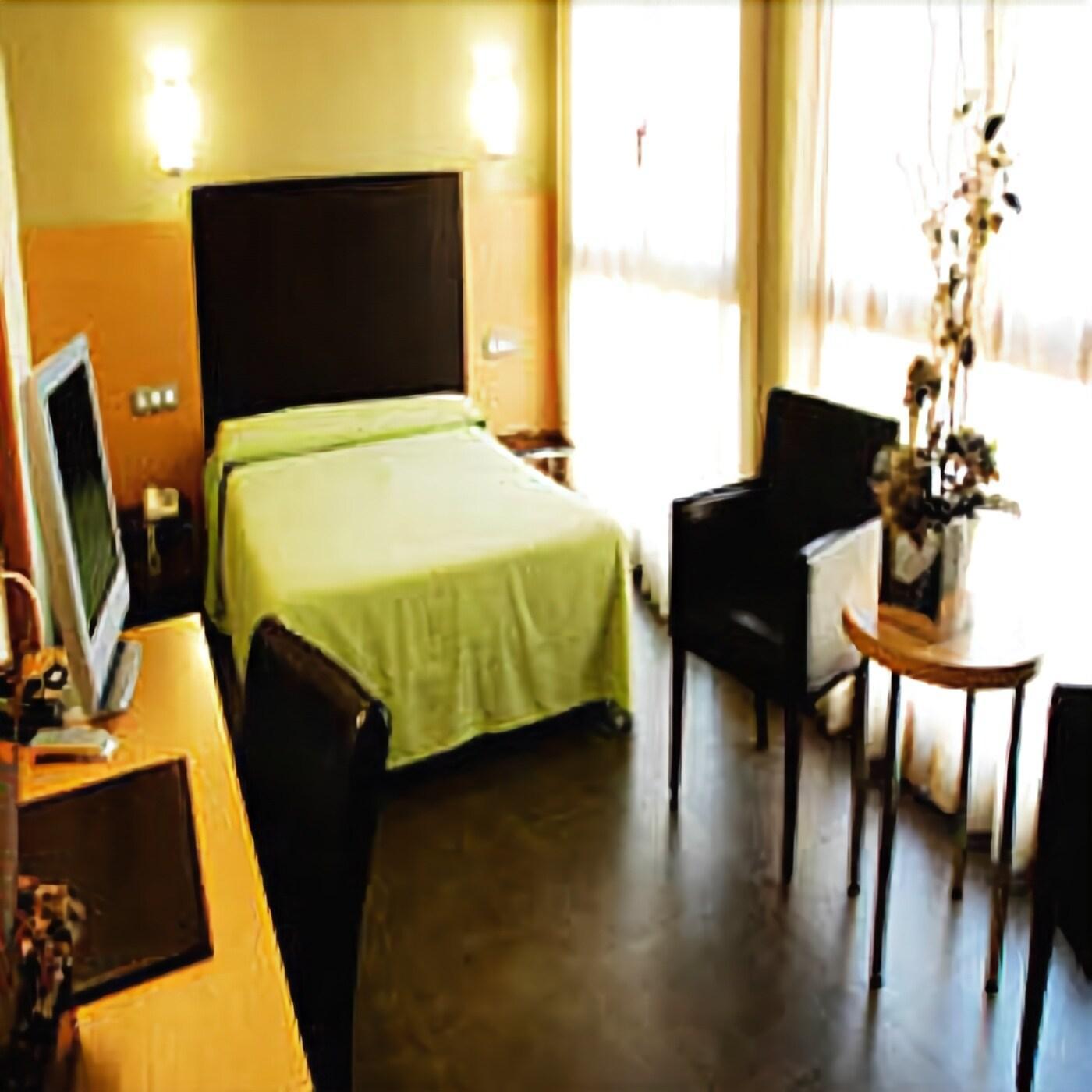 Hotel Pere III El Gran Vilafranca del Penedes Luaran gambar