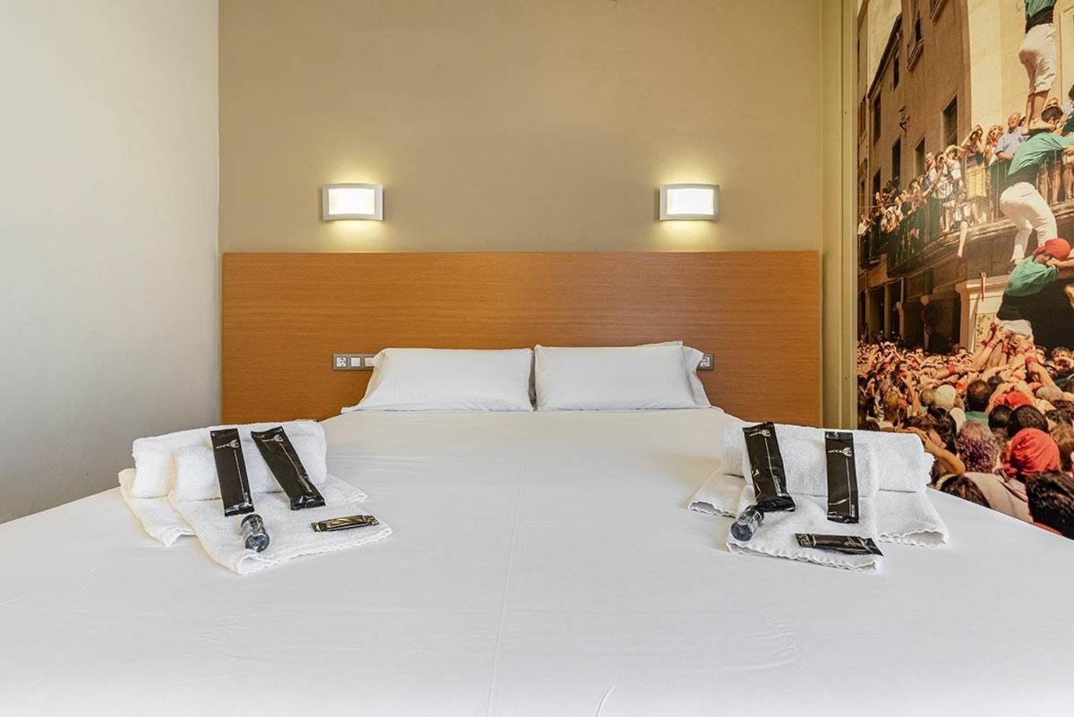 Hotel Pere III El Gran Vilafranca del Penedes Luaran gambar
