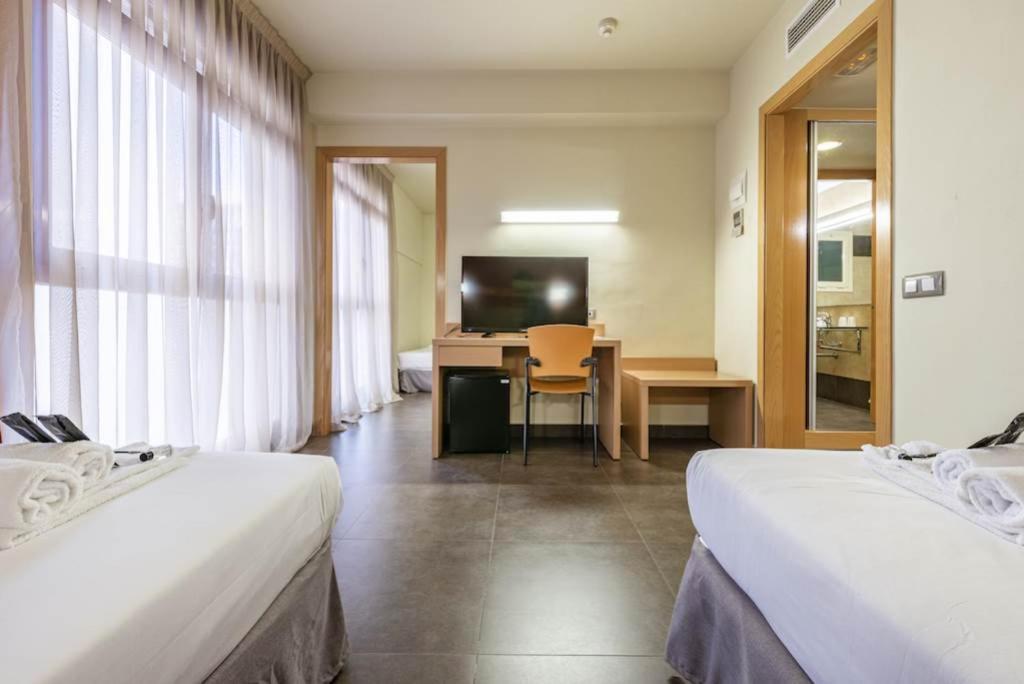 Hotel Pere III El Gran Vilafranca del Penedes Luaran gambar