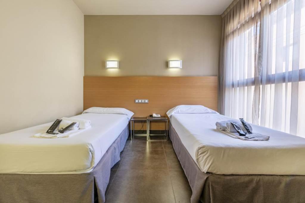 Hotel Pere III El Gran Vilafranca del Penedes Luaran gambar