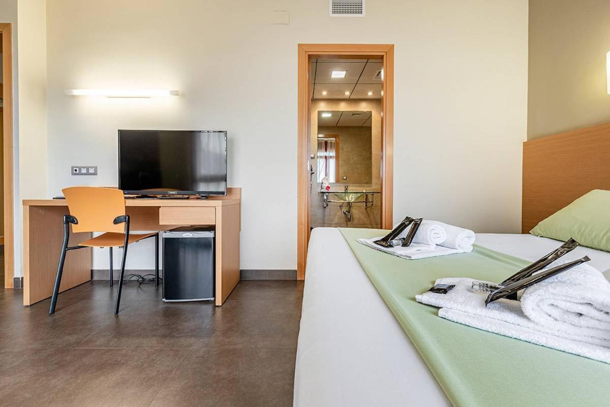 Hotel Pere III El Gran Vilafranca del Penedes Luaran gambar