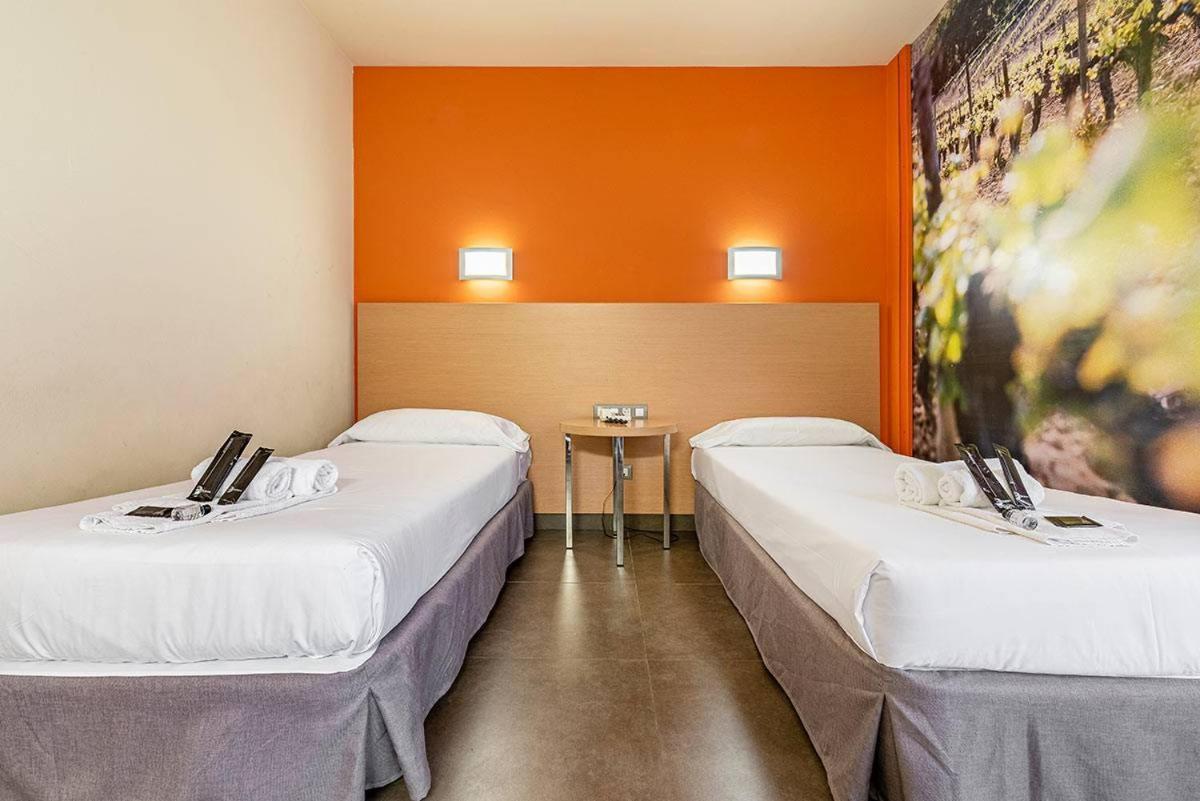 Hotel Pere III El Gran Vilafranca del Penedes Luaran gambar