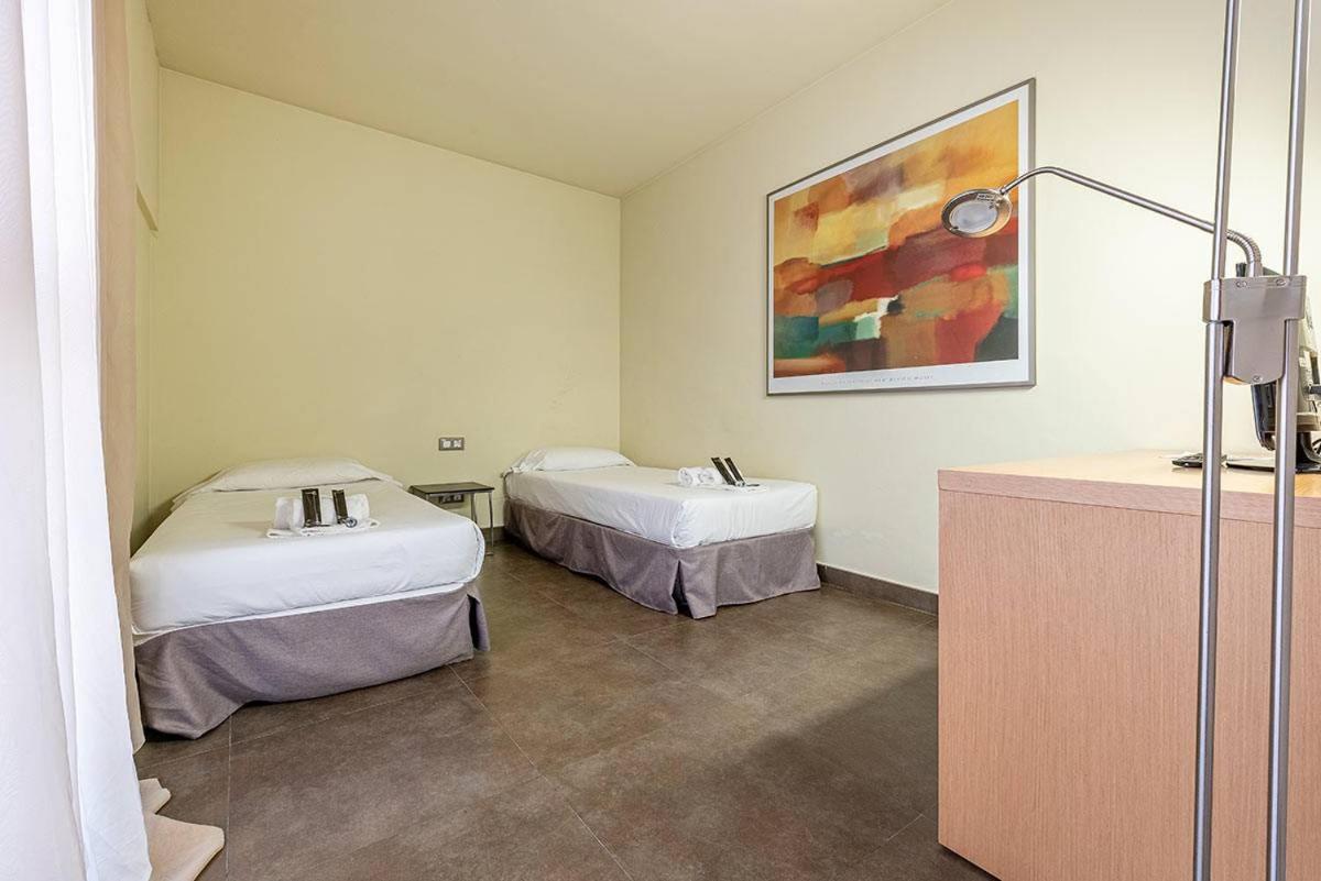 Hotel Pere III El Gran Vilafranca del Penedes Luaran gambar